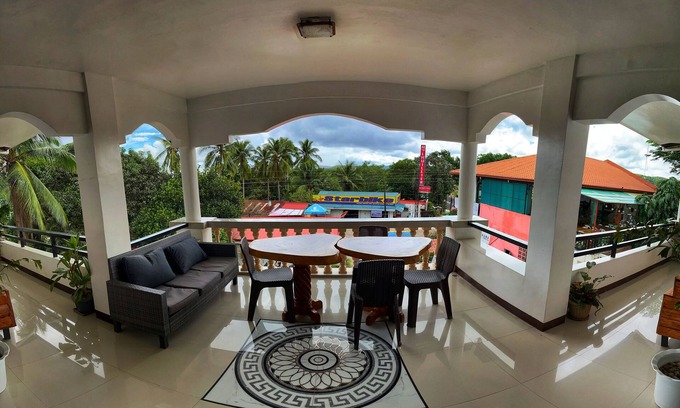 Busuanga Hotel | White Summerville Tourist Inn