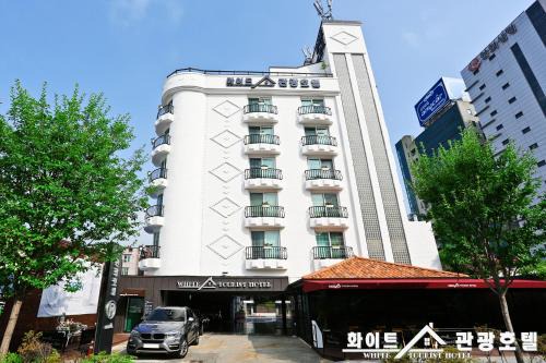 Jeonju Hotel | White Tourist Hotel