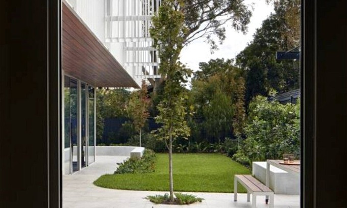 Caulfield North House | Whitehouse (With Car Parking)
