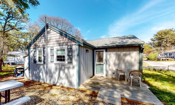 North Truro House | Whitman Surf Cottage & Great Hollow Retreat