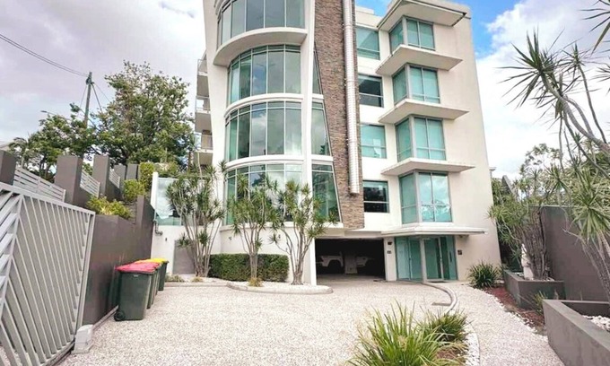 Kangaroo Point Apartment | Whole Floor Luxury APT L3 POOL*FIREWORKS*SPACIOUS* Million dollar city view!