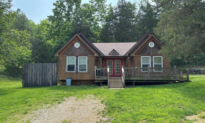 Eminence House | Whole house, secluded getaway near Alley Springs, Eminence , Missouri.