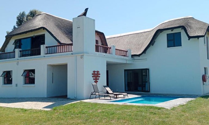 Saint Francis Bay House | Whole House! Sleeps 6 with Solar Power and Pool