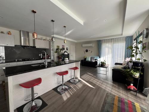 Halswell House | Wigram sunny quiet home