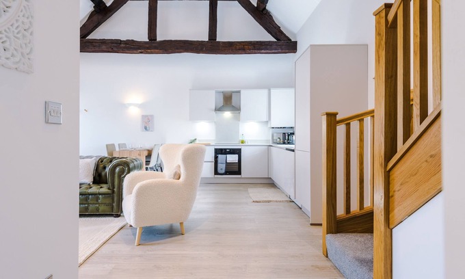 Mollington Cottage | Wild Drive Chester | Stunning converted cottage on 197 acre woodland