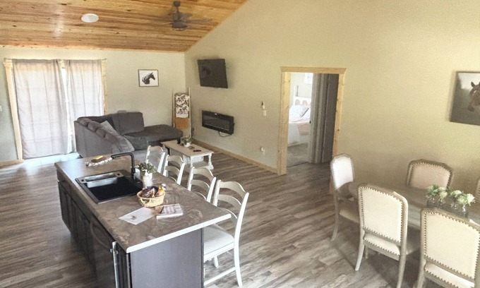 Houston Other | Wild Horses/Scenic Ranch Retreat