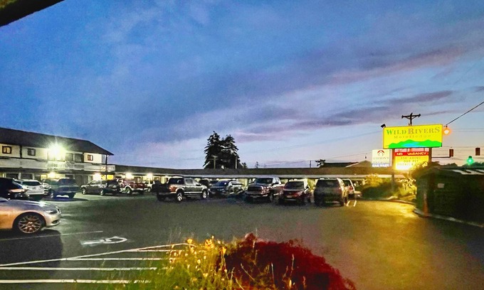 Brookings Hotel | Wild Rivers Motor Lodge