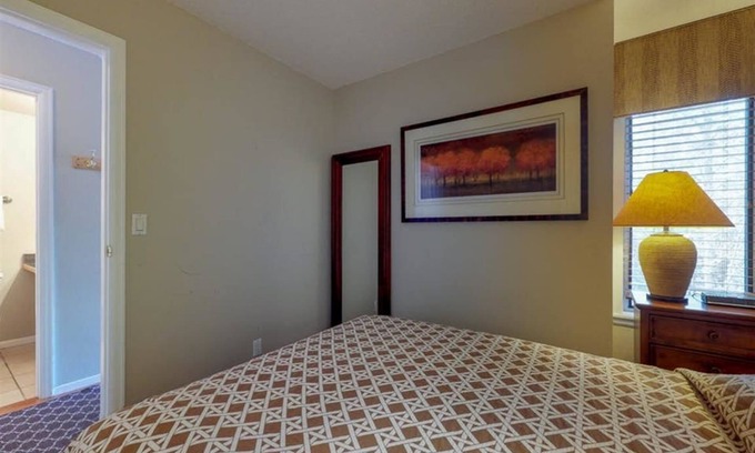 Breckenridge House | Wildwood Lodge Downtown Condos with Hot Tub