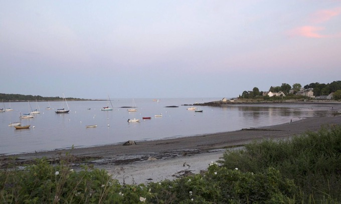 Loveitts Field House | WILLARD BEACH OASIS - steps from the beach and minutes to Portland!