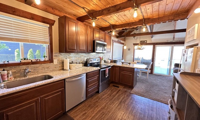 Sunland Estates House | Williwaw 1 bed 1 bath near The Gorge Amphitheatre