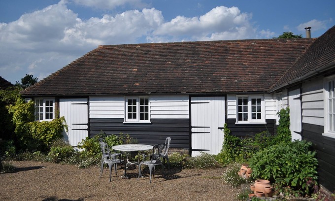 Tonbridge Cottage | * Willow Cottage * Child Friendly Holidays. DISCOUNTS available -call!