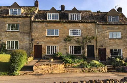 Snowshill Village House | Willow Vale