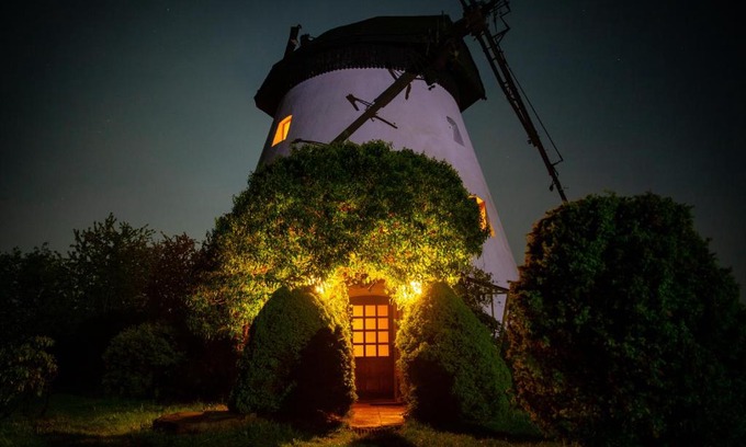 gmina Karnice House | Windmill vacation home in Ledzin near Baltic Sea