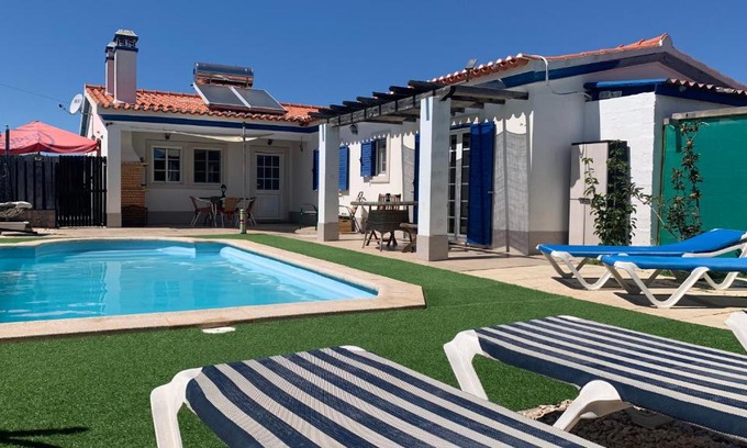 Aljezur House | Windy's Guest House