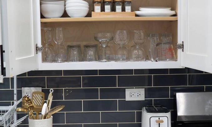 Gresham House | Wine DownnEscape to the Windy City & indulge in the ultimate Chicago experience