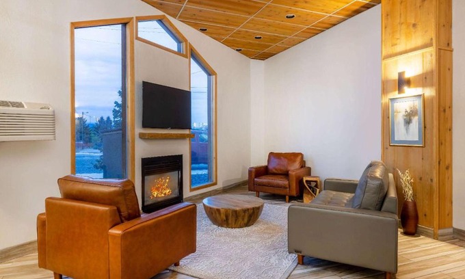Butte Hotel | Wingate by Wyndham Butte City Center