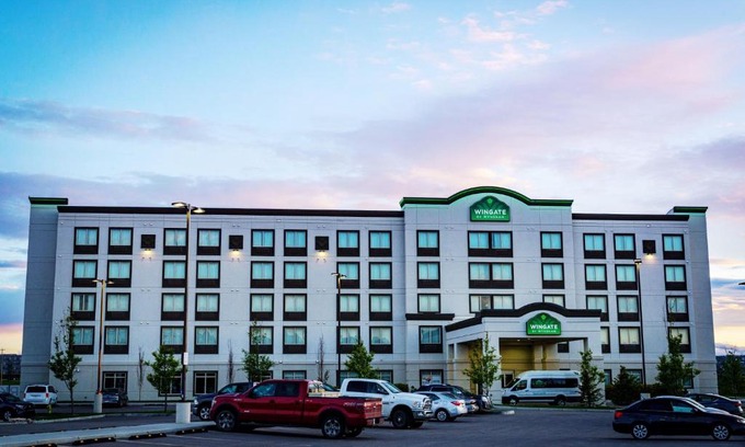 Calgary Hotel | Wingate by Wyndham Calgary Airport
