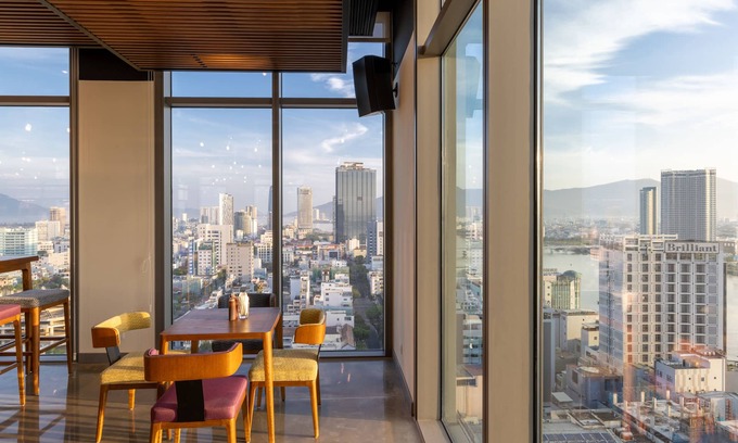 Hai Chau Hotel | Wink Hotel Danang Centre - 24hrs Stay