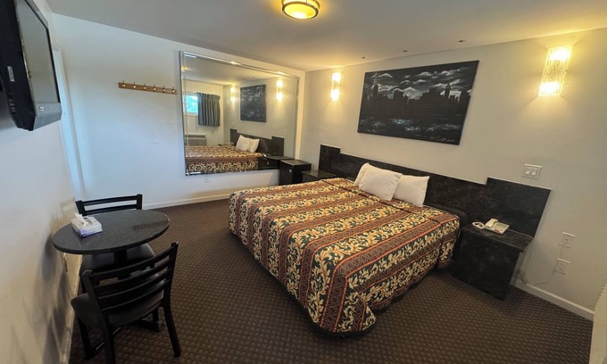 Lyndhurst Hotel | Winslow Motel
