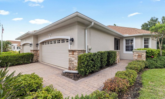 Lakeside Plantation Villa | Winter Getaway in Amenity Filled Community