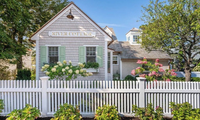 Kennebunkport Cottage | Winter Renovation for 2025 Waterfront The Heart Of Kennebunkport Dock Square!