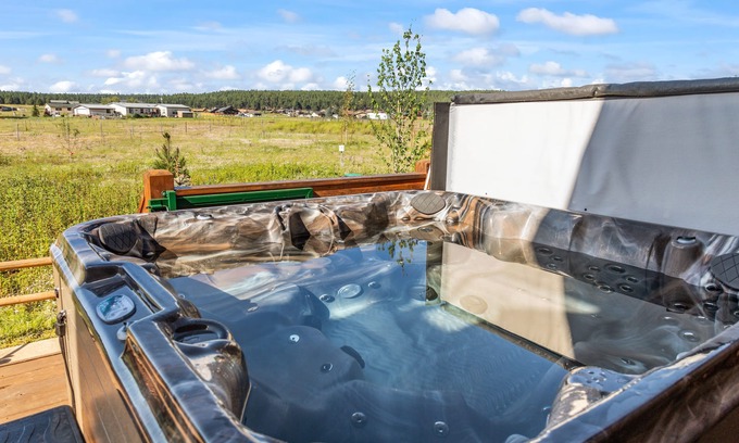 Baderville Cabin | Winter Retreat - Snow Bowl - Dog Friendly, Hot Tub, Game Room, Fire Pit