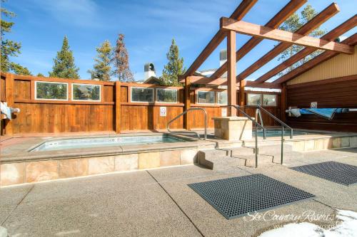 Four O'Clock House | Winterpoint 37 by Ski Country Resorts