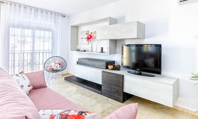 El Molinillo Apartment | WintowinRentals - La Estancia FREE PARKING