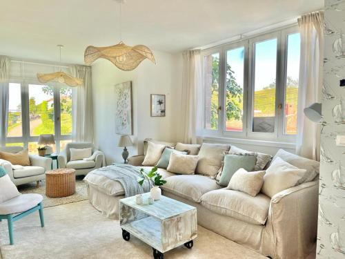 Prellezo House | Wishome-Bonita casa con jardín y piscina, Cala Berellín