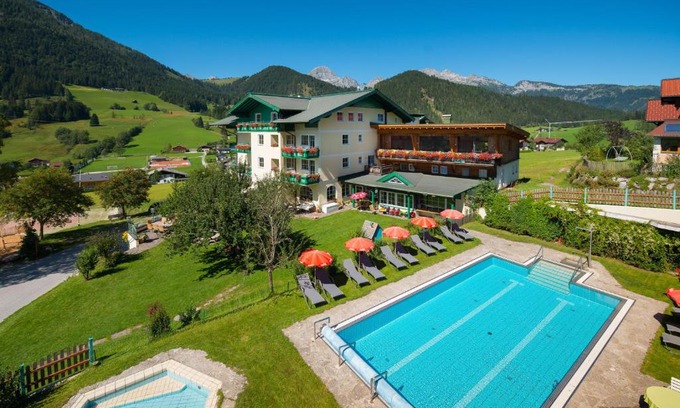 Sankt Martin am Tennengebirge Hotel | Wohlfühlresort und Feriengut Martinerhof