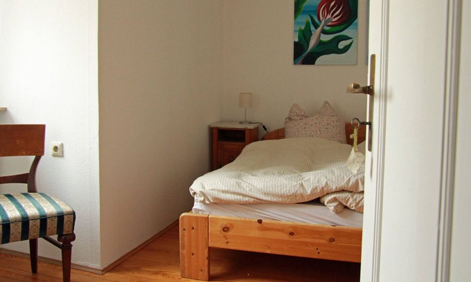 Kitzingen Apartment | Wohnen im Atelier-und Künstlerhaushalt und das in wunderschöner und großer Villa!