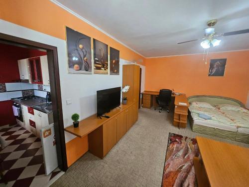 Povazska Bystrica Apartment | WOLF APARTMAN Luxusné a ubytovanie s plnou výbavou s Bezplatným parkovaním Plochou TV a Optickým Internetom Priamo v Považskej Bystrici Tichá lokalita s Všade blízko Vhodné pre Jednotlivcov Rodiny Pracovné cesty Turistiku aj Oddych Plne vybavená Kuchyňa