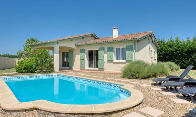 Ordonnac House | Wonderful private villa for 6 people with WIFI, private pool, TV, terrace, pets allowed and park.