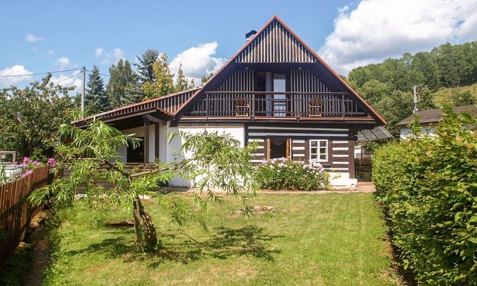 Lanov Villa | Wonderful private villa for 9 people with WIFI, TV, terrace, pets allowed and parking