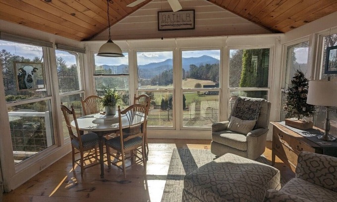 Franklin Cottage | "Wonderful cabin getaway" "Just what we wanted" "Oh, the view from the sunroom"