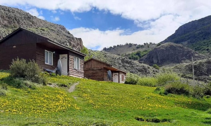 El Chalten Cabin | Wonderful Cabin With Mountain Views, Ideal for a Group of Friends!