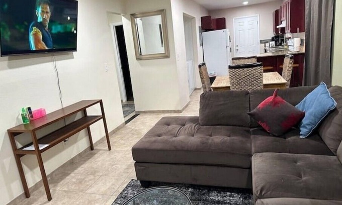 Rose Park House | Wonderful House close to airport