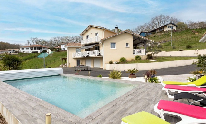 Saint-Martin-de-Seignanx House | Wonderful private villa for 8 guests with WIFI, pool, A/C, TV and terrace