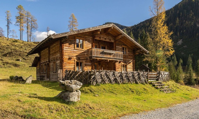 Untertauern House | Wonderful private villa for 17 people with WIFI, TV, balcony and parking
