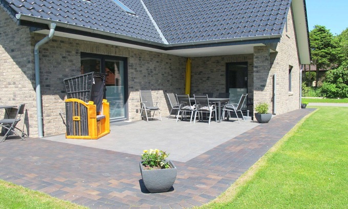 Wanna House | Wonderful private villa for 10 people with hot tub, WIFI, TV and patio
