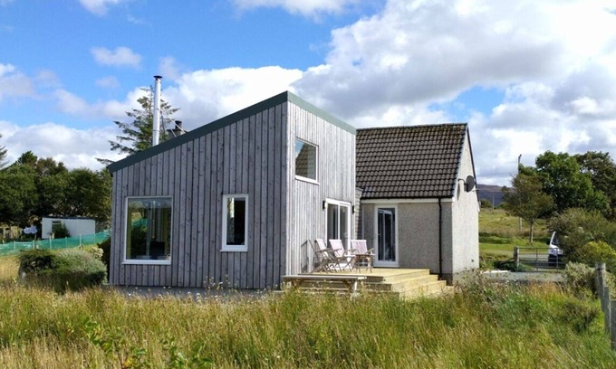 Suladale House | Wonderful private villa for 6 people with WIFI, TV, terrace and parking