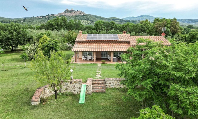 Roccastrada House | Wonderful private villa with A/C, WIFI, TV, patio, pets allowed, panoramic view and parking
