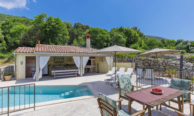 Brovinje House | Wonderful private villa for 8 guests with WIFI, private pool, A/C, TV and terrace