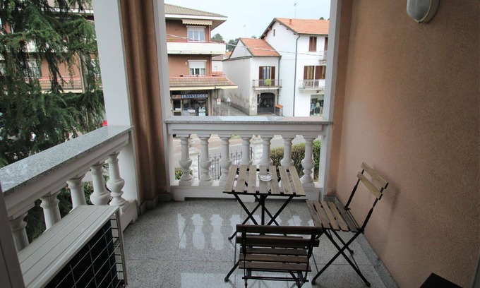 Castronno Villa | Wonderful private villa for 10 guests with WIFI, A/C, TV and terrace