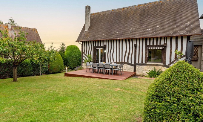 Touques Villa | Wonderful private villa for 9 people with WIFI, TV, terrace, pets allowed and parking