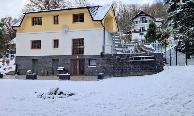 Petrov Villa | Wonderful private villa for 6 guests with private pool, WIFI, TV, terrace and pets allowed