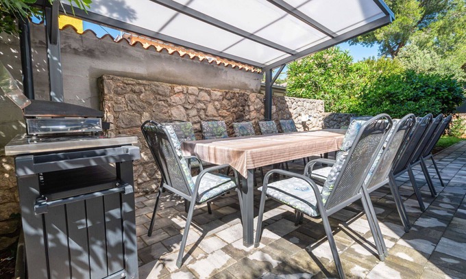 Cunski House | Wonderful private villa for 12 people with WIFI, hot tub, A/C, TV and patio