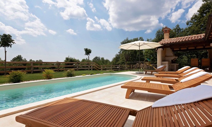 Bazgalji Villa | Wonderful private villa with A/C, WIFI, private pool, TV, terrace, pets allowed and parking