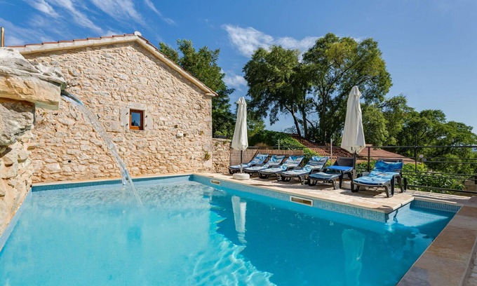 Stankovci House | Wonderful private villa for 8 people with A/C, WIFI, private pool, TV and patio