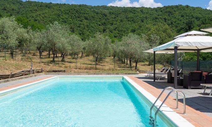 Londa Villa | Wonderful private villa for 10 guests with WIFI, private pool, TV, patio and pets allowed